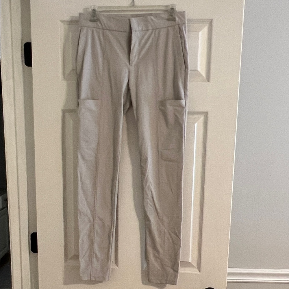 Athleta Light Gray Casual Crop Pants